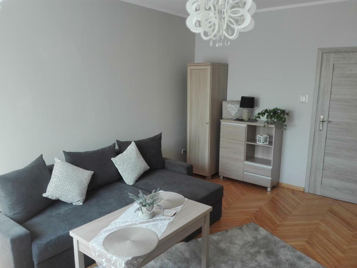 Hostel Grono Zielona Gora  Bagian luar foto